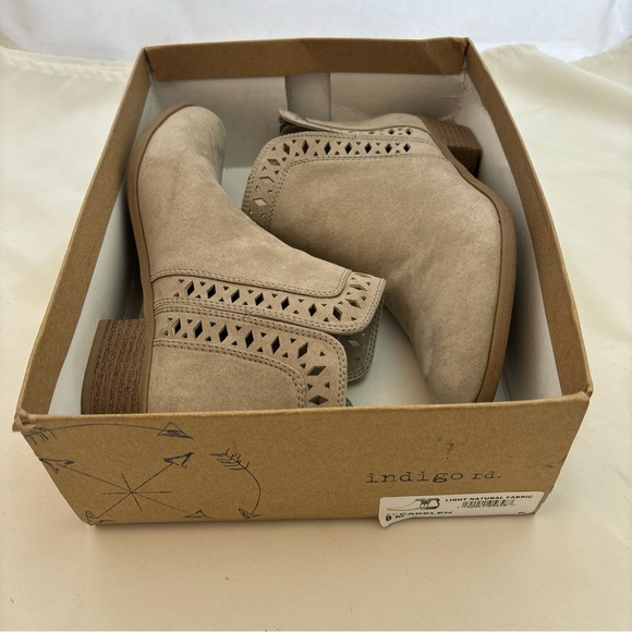 INDIGO RD Cadelen Taupe Perforated Fabric Block Heel Ankle Boots Zip NIB Sz 8 M - Picture 14 of 16